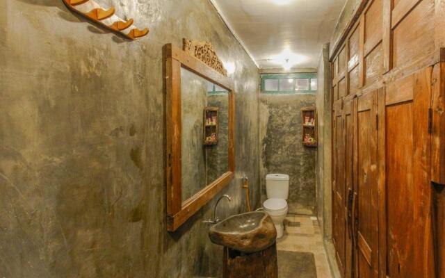 Wave and Chill House Hostel Raya Canggu