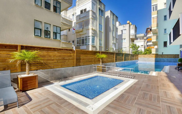 Royalisa City Apart Hotel