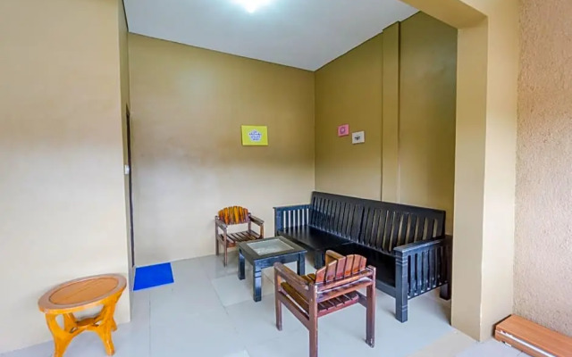 OYO Life 2866 Kost Syahira