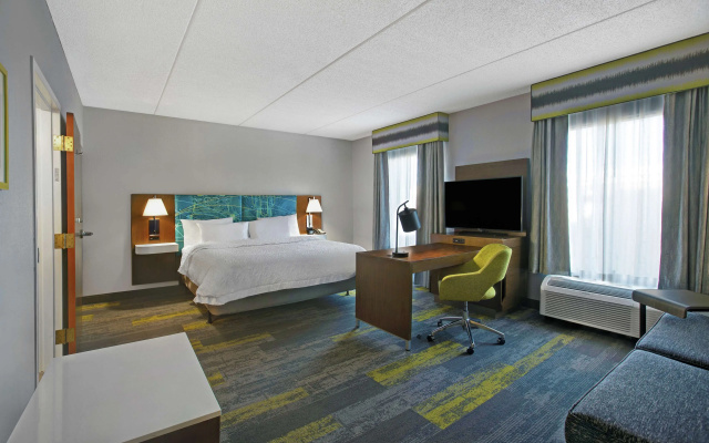 Hampton Inn & Suites Augusta West