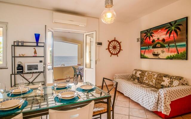 Stecchi three-room beach front 5 beds-Casa Stecchi