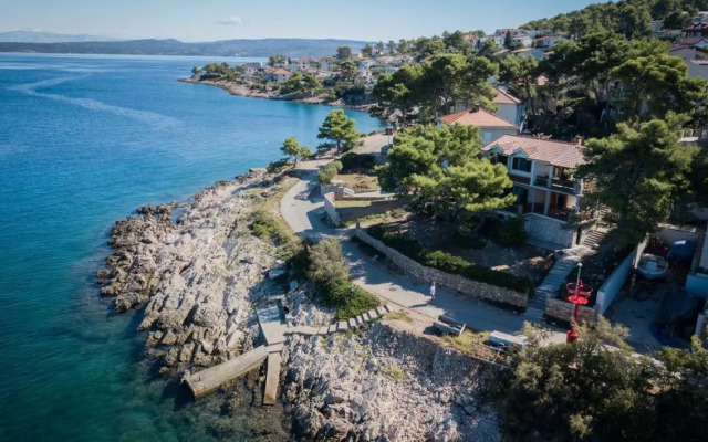 Apartments by the sea Stomorska, Solta - 5190