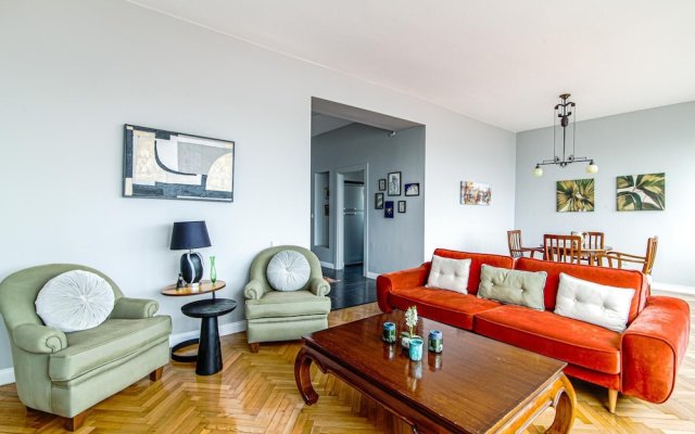 Central 2 1 Flat With Bosphorus View in Beyoglu