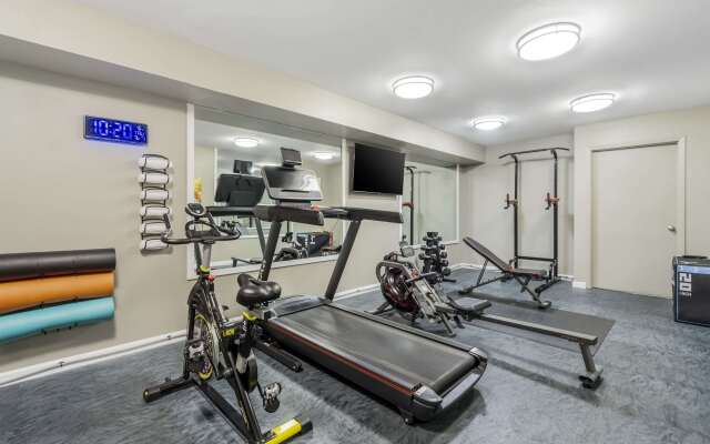 Comfort Inn & Suites Pacific - Auburn