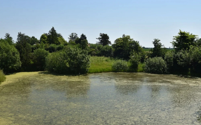 Rustic-style Apartment in Buschenhagen With Garden