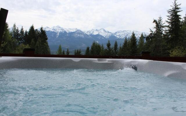 Cedar House Restaurant & Chalets