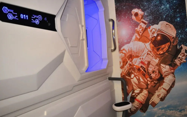 Cosmos capsule coworking hub London