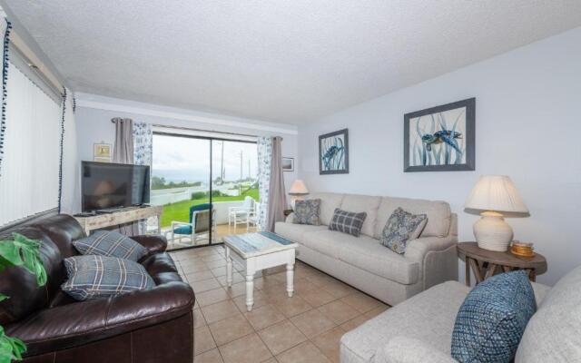 Lovely 2 Bedroom Beachfront Condo