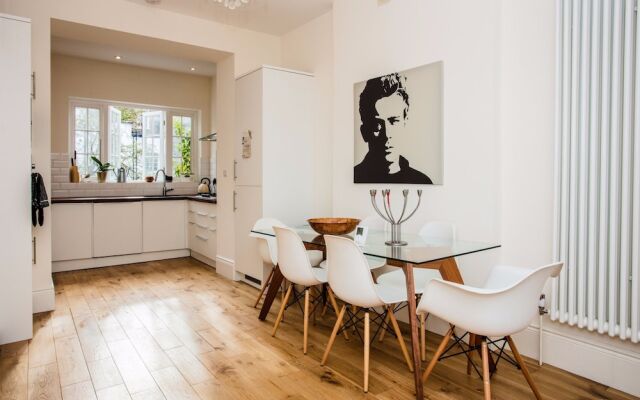 2 Bedroom Flat in Islington, Sleeps 6