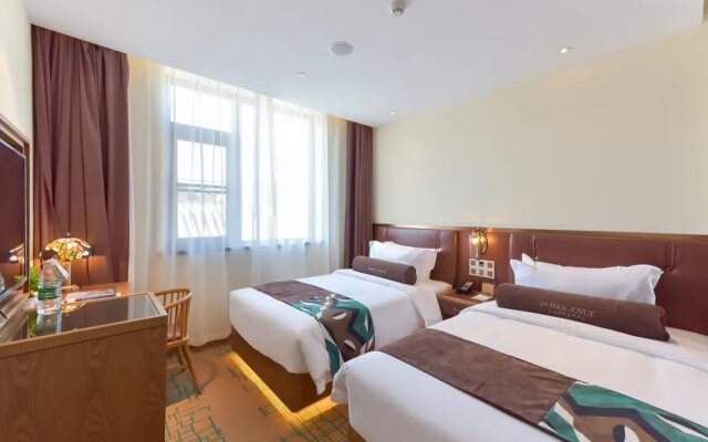 Choenix Hotel (Beijing Tiananmen Square Qianmen Street Subway Station)