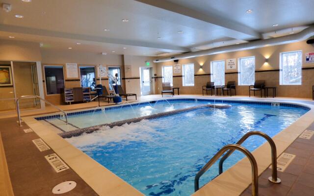 Holiday Inn Express & Suites Plymouth - Ann Arbor Area, an IHG Hotel