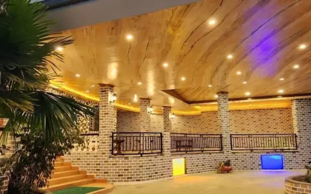 McRoyal Hotel