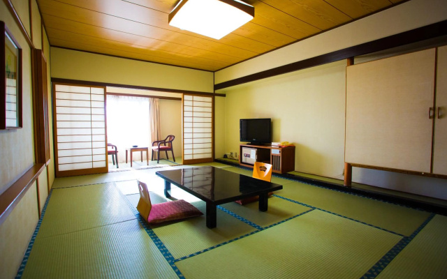 Hotel Sekitei – Guest Rooms – Fuefuki