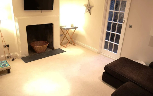 Townhouse in Clifton Village - R&R Guesthouse 3