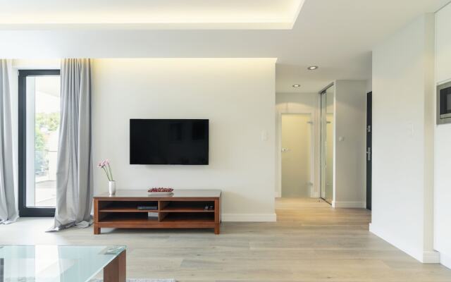 Luxury Apartments - Okrzei Residence