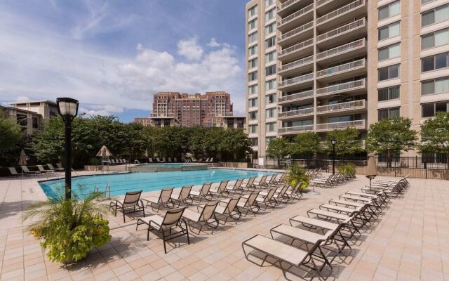 Luxury & Comfortable condo Crystal city