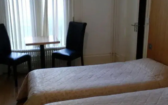 Smart Sea View Brighton Hostel