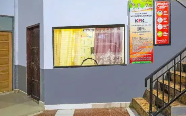 Oyo 92230 Penginapan Metro Parepare