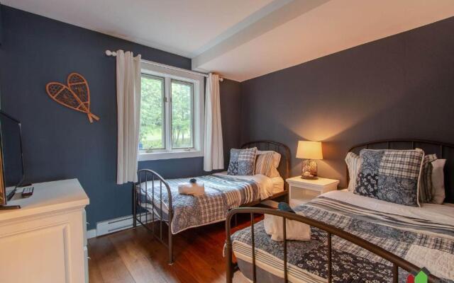 Unique Tremblant view -fancy fully equipped apartment