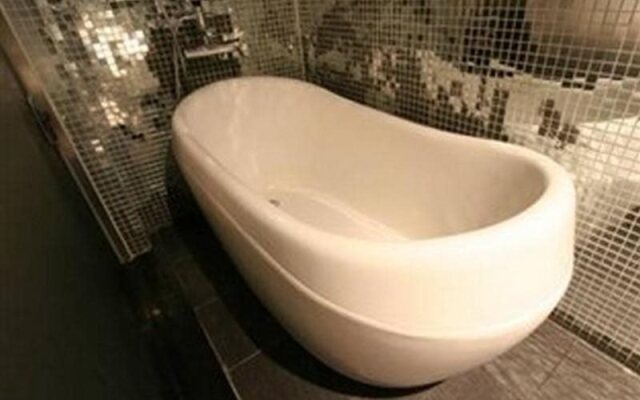 Lexy Hotel