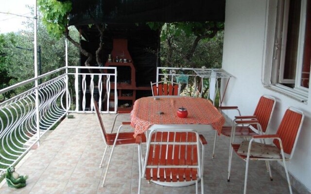 Tomi - With Large Terrace - A1