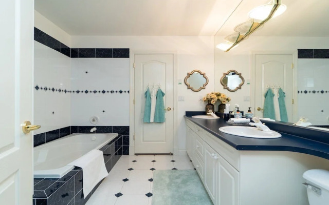 Cedar Manor Bed and Breakfast