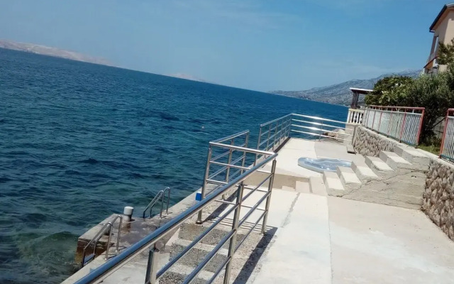 Toma - 5m From the sea With Parking - A1