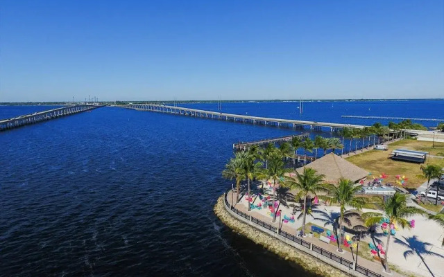 1312 sea Horse Court