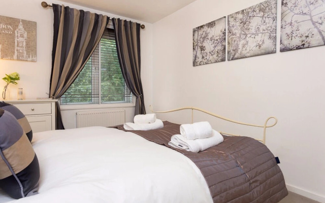 Stylish 2 Bed Flat 5 Minutes From Paddington