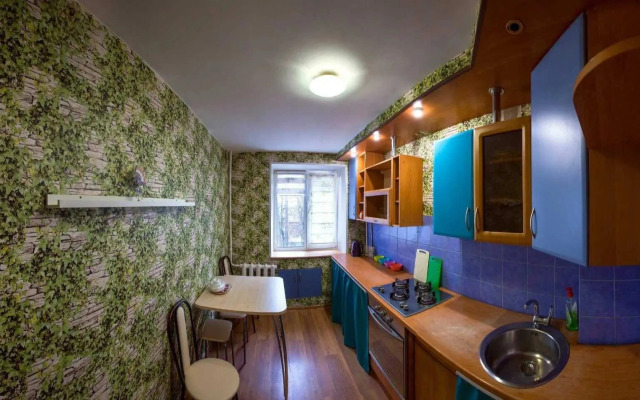 Дубки на Милиционном переулке