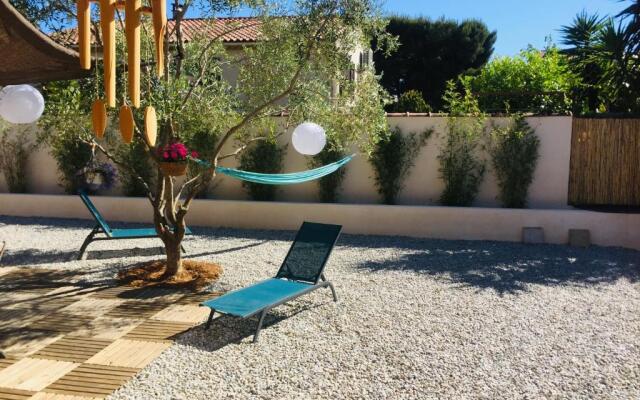 RDC dans maison "ilolil" a 1km plage de la Coudoulière