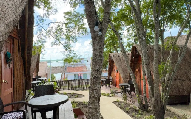 Hotel y Eco-Cabañas Azul María Bacalar