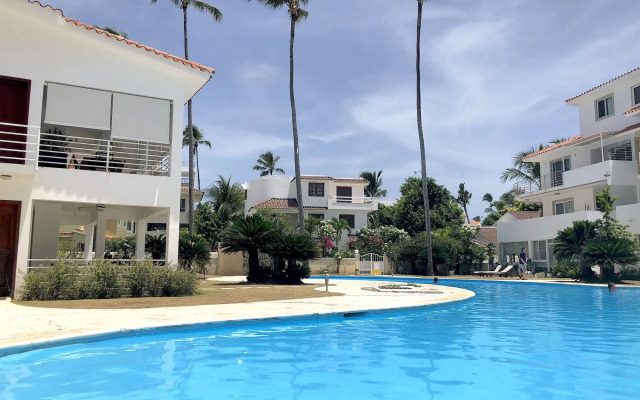 Las Terrazas VIP Pool Beach Club & Spa