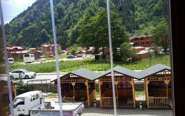 Minaz Motel