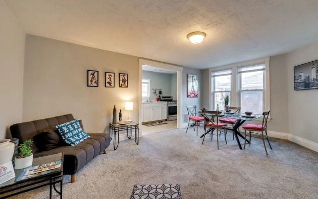 5 Mi to Dtwn: Pittsburgh Apt w/ Balcony