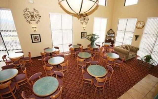 Lodge At the Falls