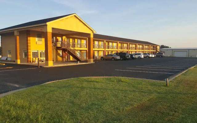 Super 8 Pelham