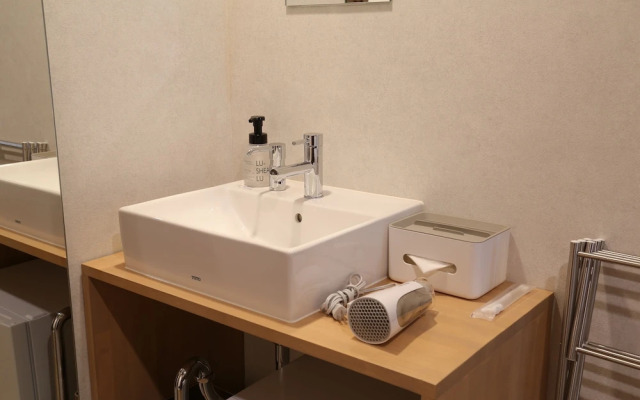 OHWA hostel minowa station