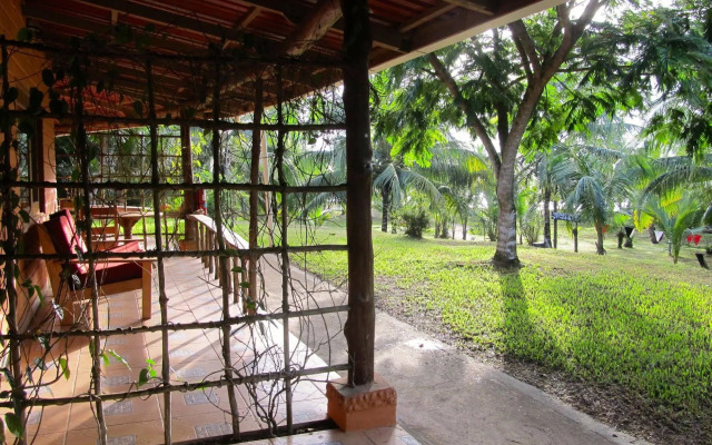 Popa Paradise Beach Resort