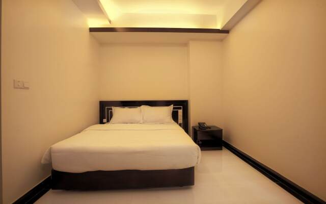 Hotel Elaf International