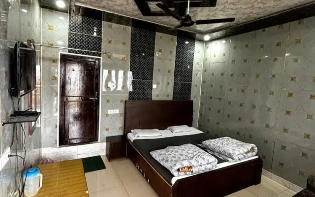 Anushri Lodge And Restaurants