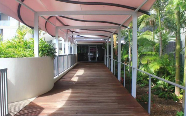 Signature Waterfront Apartments