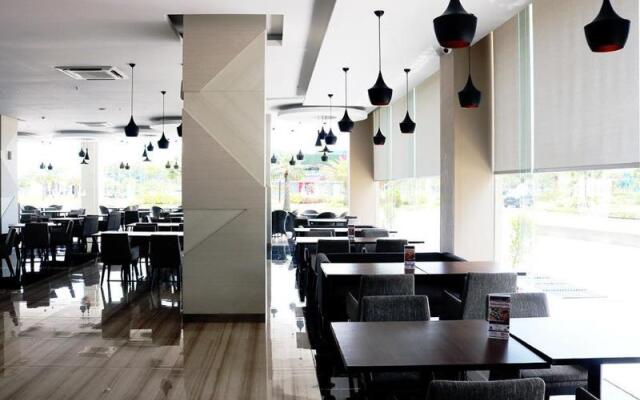 Wing Hotel Kualanamu Airport