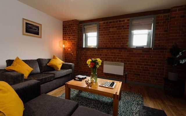 Karah Suites - Gloucester Docks