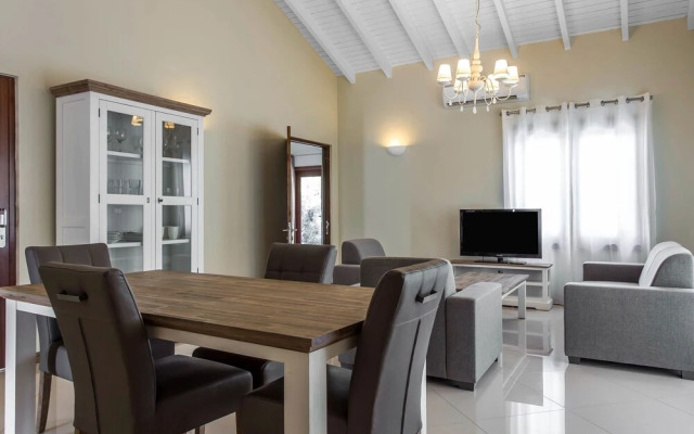 Modern Holiday Home Near Mambo Beach in Willemstad