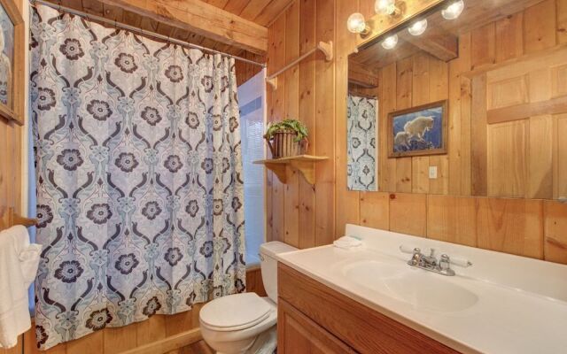 Bear Cave Haus by Jackson Mountain Rentals