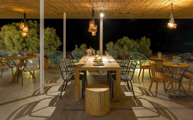 Kamari Beach Hotel