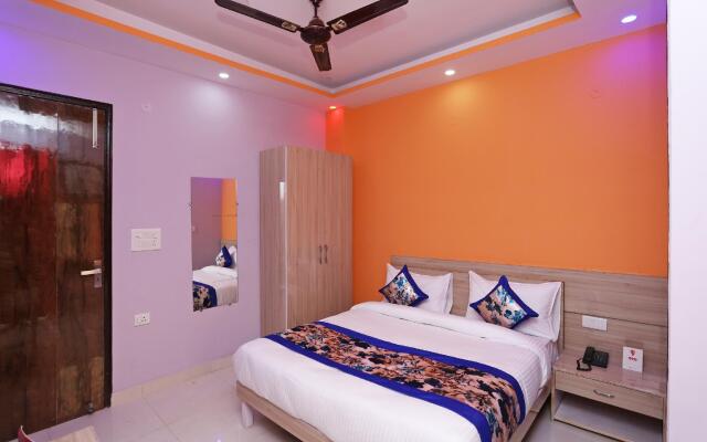 OYO 14822 Rose Residency