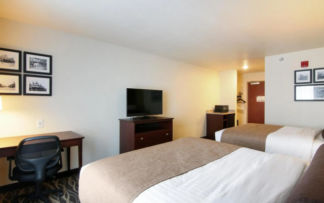 Cobblestone Inn & Suites at UW Stout Downtown Menomonie