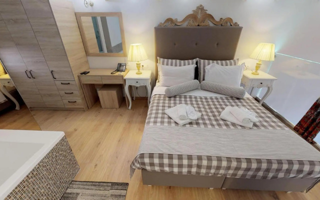 Porto Enetiko Suites
